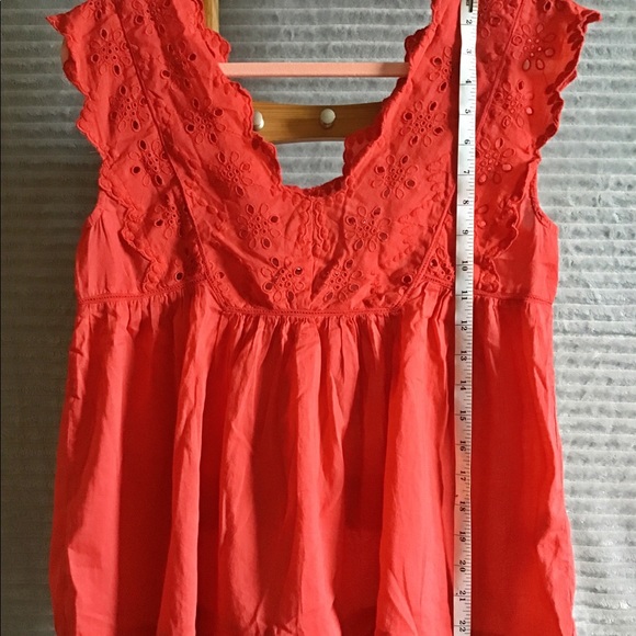 Summer staple coral red eyelet peasant top - Picture 10 of 10